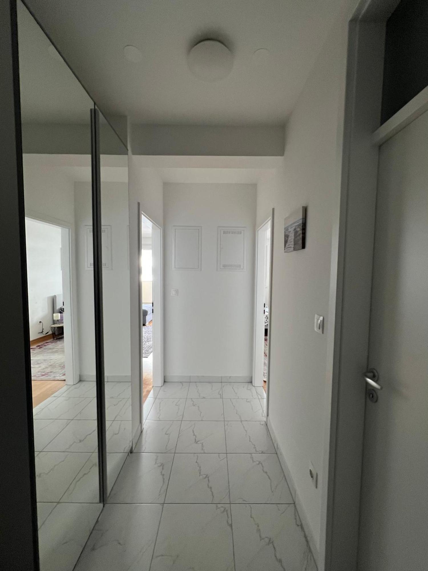 Lux Hill Skyline - Free Private Parking Appartement